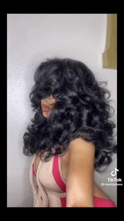 Very Voluminous Hair, Long Puffy Hair, Wavy Puffy Hair, Big Puffy Hair, Big Poofy Hair, Big Fluffy Hair, Mommy Hair, Extension Hairstyles, 80s Life