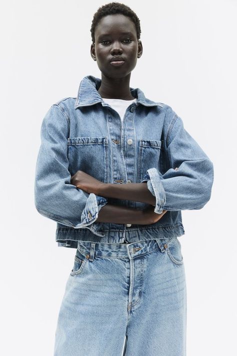 Short Twill Jacket - Denim blue - Ladies | H&M AU Casual Denim Jacket Outfit, Blue Denim Jacket Outfit, Double Denim Looks, Boxy Jacket, Casual Denim Jacket, Jean Jacket Outfits, Denim Jacket Outfit, Long Denim Skirt, Twill Jacket