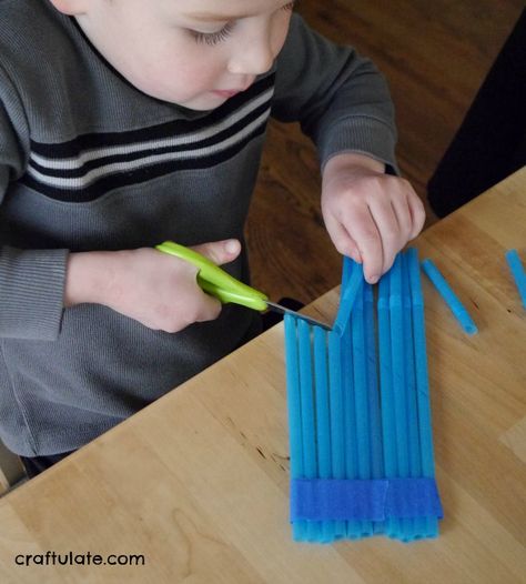 Straw Pan Flute Craft - an easy craft that kids can make on their own! Pan Flute Craft, Straw Pan Flute, Making Musical Instruments, Music Study, Pan Flute, Music Making, Creative Curriculum, Music And Movement, Baby 2