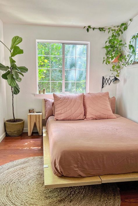 Clay linen sheets and a fiddle leaf tree make a charming duo in ohthatjlo’s bedroom oasis✨ Fiddle Leaf Tree, Parachute Home, Bedroom Oasis, Linen Duvet Cover, Fiddle Leaf, Linen Sheets, Linen Duvet Covers, Linen Duvet, Duvet Sets