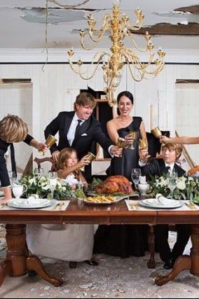 What Are the Names of Chip and Joanna Gaines's Kids? Joanna Gaines Kids, Fixer Upper Tv Show, Magnolia Farms Fixer Upper, Joanna Gaines Design, Beautiful Thanksgiving Table, Fixer Upper Joanna, Gaines Fixer Upper, Joanna Gaines Farmhouse, Magnolia Fixer Upper