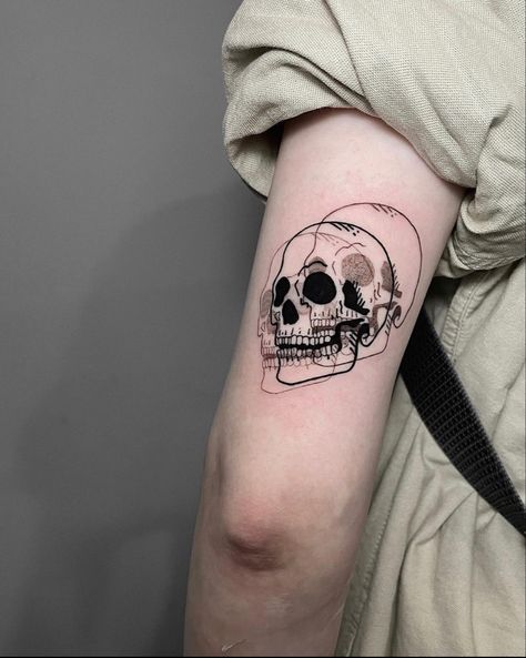 Small Scary Tattoos, Small Skull Tattoo, Character Tattoos, Tattoo Tips, Grunge Tattoo, Skeleton Tattoos, Alien Tattoo, Tattoos Geometric, Tattoo Style Drawings