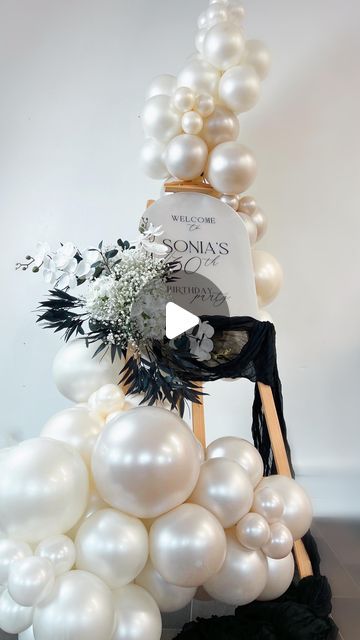 Black And Neutral Birthday, Black And White Birthday Theme Decoration, Black And White 30th Birthday Party, Black Balloon Decor, Black And White Birthday Decor, 30 Birthday Ideas For Men, Black And White Balloon Arch, Elegant 30th Birthday Party, Black And White Birthday Theme