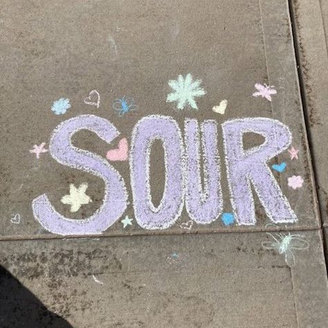 olivia rodrigo sour tour aesthetic Sour Album, Olivia Rodrigo Sour, Sour Tour, Olivia + Core + Aesthetic, Artist Aesthetic, Aidan Gallagher, Music Aesthetic, + Core + Aesthetic, Chalk Art