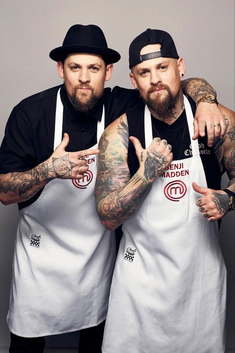 Joel Madden with his twin brother Benji Madden Not Attracted To Husband, Benji Madden, Tatto Boys, Joel Madden, Charlotte Family, Good Charlotte, Les Twins, Cameron Diaz, Master Chef