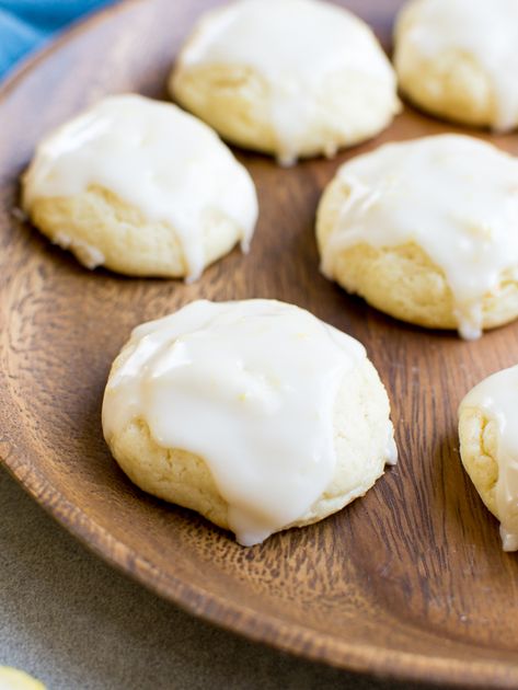 Lemon Cream Cheese Cookies - Stuck On Sweet Carmel Delight, Lemon Cream Cheese Cookies, Cake Mix Coffee Cake, Cheese Cookies Recipe, Cookies With Icing, Creme Cake, Easter Deserts, Cream Cheese Cookie Recipe, Cookies With Cream Cheese Frosting