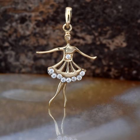 Ballerina pendant, so simple and elegant 💕💞💓 For more unique jewelry or custom orders, please visit my 🌐 SEVENCARAT.COM OR MY ETSY SHOP SEVENCARAT.SHOP OR JUST EMAIL ME ELENA@SEVENCARAT.COM⁣⁣ #ballerina #ballerinajewelry #ballerinasofinstagram #ballerinajewelers #fashionjewelry #girlslovegirls #lovedancing #graduationgifts #graduated🎓 #giftsforher #uniquegiftideas #goldpendant #elves_ii #girlspendant #instajewelry #insta_il #instafashionkids Ballet Necklace, Dancer Necklace, Baby Necklace, Best Gifts For Her, Cz Pendant, Crystal Chain, Bff Gifts, Cute Charms, Girls Necklaces