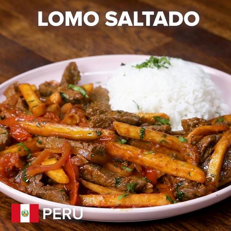 Peruvian Lomo Saltado Lomo Saltado Recipe, Saltado Peruvian, Cooking French Fries, Food Easy Recipes, Peruvian Dishes, Lomo Saltado, Peruvian Cuisine, Peruvian Food, Peruvian Recipes