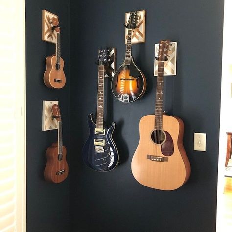 Guitar Wall Mount Ideas, Hanging Guitars On Wall Ideas, Guitars On Wall, Guitar Room Ideas, Guitar Hanging Ideas, Guitar Display Wall, Wall Ideas Bedroom, Music Room Office, Hanging Guitars