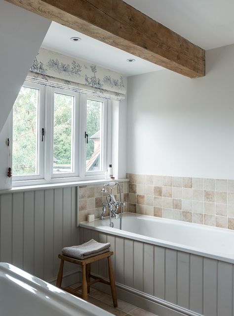 Painted Bath Panel Ideas, Bathroom With Panelling And Tiles, Tile And Panel Bathroom, Wood Panel Bath, Bath Pannelling, Wood Bath Panel, Bath Panels Ideas, Diy Bath Panel, Bath Panelling