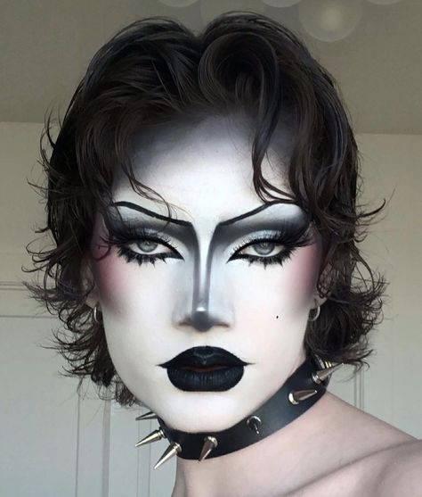 Halloween Makeup Ideas For Women, Maquillage Goth, Funky Makeup, Drag Make-up, Drag Queen Makeup, Punk Makeup, Face Art Makeup, Graphic Makeup, Drag Makeup