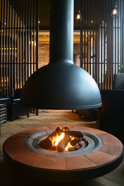 Floor-to-ceiling fire pit at the Fire Lake Grill and cocktail bar at Radisson Blu hotel, Leeds, Yorkshire, UK Fire Pit Restaurant, Fireplace Options, Fire Ceremony, Cabin Landscape, Grill House, Indoor Fire Pit, Radisson Blu Hotel, Home Real Estate, Fire Design