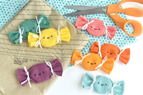 Learn how to make pattern weights that look like kawaii cute candy, plus why weights can be a better option than pinning pattern pieces. Sew Sweetness, Pattern Weights, Cute Candy, Diy Candy, Set Patterns, Sewing Leather, Colorful Candy, Sewing Projects For Beginners, Diy Pattern