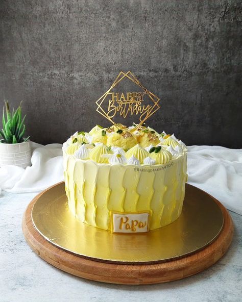 Rasmalai Cake Decoration, Ras Malai Cake Designs, Rasmalai Cake Designs, Rasmalai Cake, Professional Cake Decorating, Decorating Icing, Hand Painted Cakes, Birthday Gifts For Boyfriend Diy, Cream Cakes