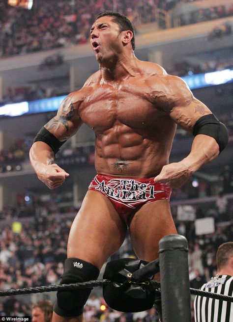 Former World Champ: Batista rose to fame in the early 2000's as a professional wrestler Batista Wwe, Aj Styles Wwe, Best Bodybuilder, Dave Bautista, Wwe Pictures, Best Physique, Quotes Videos, Professional Wrestlers, Wwe Legends