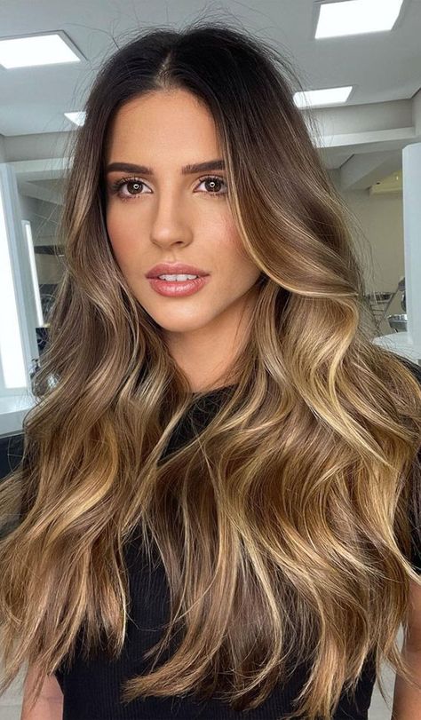 Really Curly Hair, Beige Blond, Beautiful Hair Color, Trendy Hair Color, Brown Blonde Hair, Hair Colours, Summer Hair Color, Hair Inspo Color, Hair Color Trends