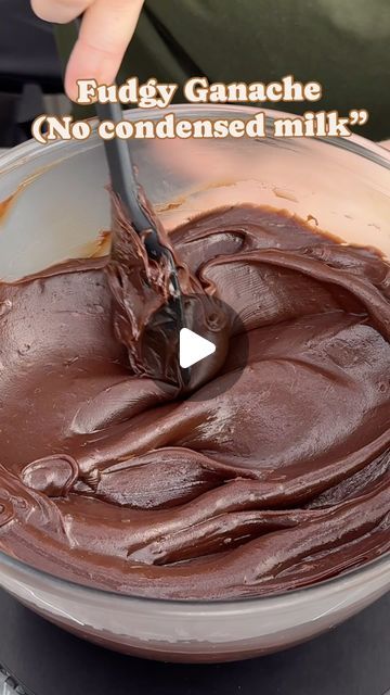 Jinny Maxwell 🇮🇪🇬🇧 on Instagram: "Recipe

Fudgy Ganache (no condensed milk version)

300g Double Cream
200g Milk Chocolate (Callebaut)
400g Dark Chocolate (Callebaut)
100g Icing Sugar
100g Melted Butter
2 Tbsp Cocoa powder
1/4 tsp coffee granules
1/4 tsp salt" Sturdy Whipped Cream Frosting, Elegant Cake Pops, Coffee Granules, Fudge Frosting, Icing Frosting, Double Cream, Whipped Cream Frosting, Cake Fillings, Icing Sugar