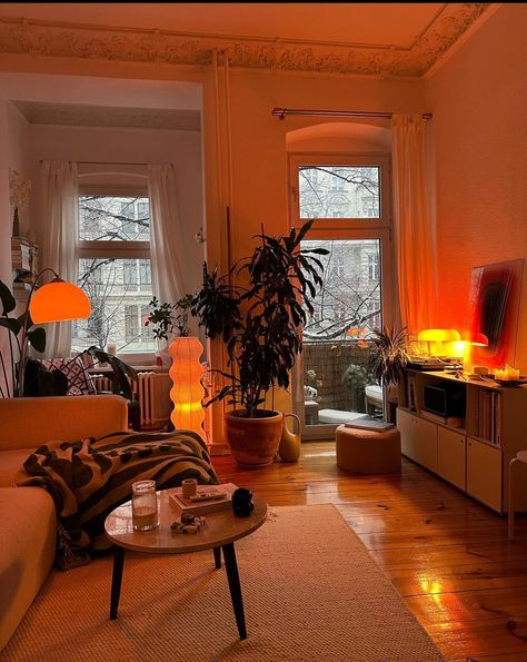 50s Modern Interior Design, 60s Apartment Decor, Primary Color Apartment, Moody Lighting Living Room, Orange Wall Living Room, Cosy Apartment Aesthetic, High Ceiling Apartment, Modern Eclectic Apartment, Studio Apartment Inspiration