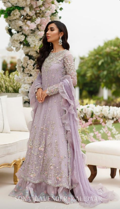 Lovely colour Lavender Bridal Lengha, Pakistani Engagement Dresses, Cultural Clothes, Desi Vibes, Asian Dresses, Pengantin India, Walima Dress, Shadi Dresses, Desi Wedding Dresses