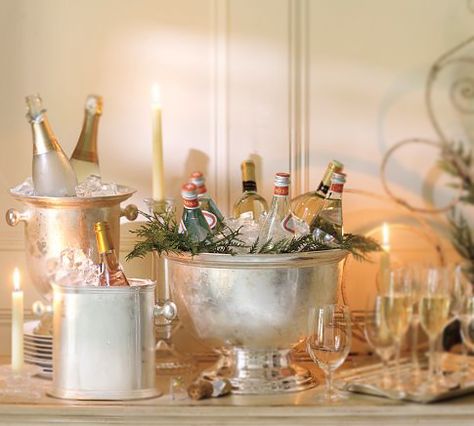 holiday champagne bar New Years Eve Table Setting, Glam Table, New Year Table, New Year's Party Decorations, Bubbly Bar, Cheer Party, Drink Bar, Champagne Bar, Champagne Party