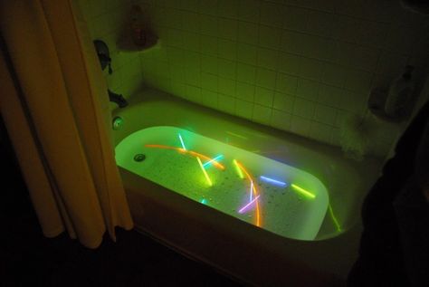 Glow Stick Party, Glow Stick, Best Cleaning Products, Best Bath, Glow Sticks, Children's Ministry, Neon Lights, Baby Bath, Bath Time