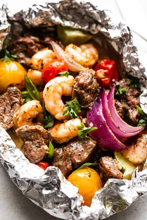 The Best Surf and Turf Foil Packs Shrimp Foil Packets, Foil Pack Dinners, Foil Packet Dinners, Foil Pack Meals, Foil Dinners, Foil Packs, Foil Packet Meals, Steak And Shrimp, Thanksgiving Menu Ideas