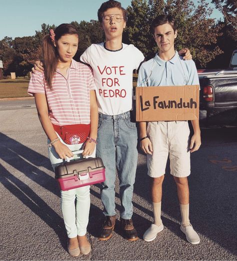 Napoleon Dynamite Costume, Friend Halloween Costumes, Best Friend Halloween, Punny Halloween Costumes, Character Day, Easy College Halloween Costumes, Best Group Halloween Costumes, Meme Costume