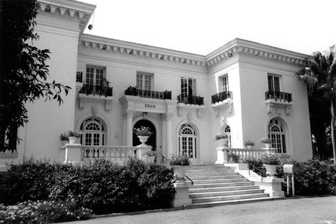 historic hollywood mansions | Mansions Old Hollywood Homes Exterior, Hollywood Mansion Exterior, Old Hollywood Architecture, Old Hollywood Spanish Homes, 60s Mansion, 1940s Mansion, 1960s Mansion, 1950s Mansion, Old Hollywood House