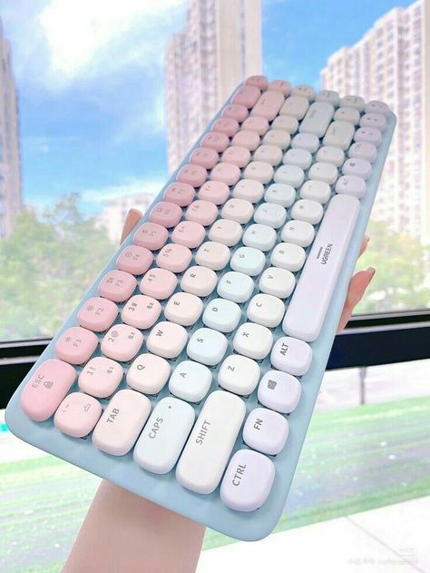 Kawaii Electronics, Fancy Keyboard, Shopping Aesthetic, Gamer Setup, Desk Makeover, Study Aesthetic, Key Caps, Ipad Accessories, Gaming Room Setup