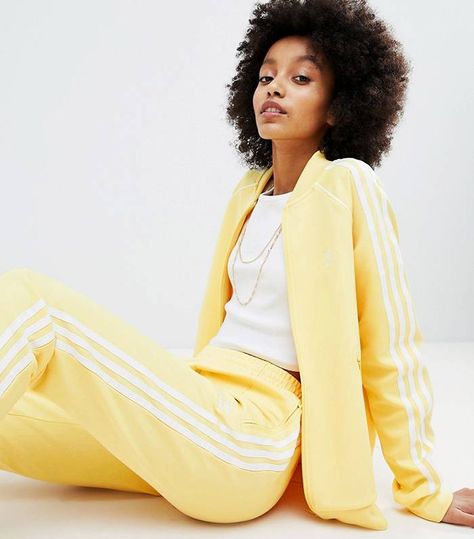 Perfect Vintage Summer Outfits From Archive Celeb Pictures | Who What Wear UK Tracksuit Outfit Women, Jogging Adidas, Yellow Tracksuit, Adidas Outfits, Vintage Summer Outfits, Sweet 17, Yellow Adidas, Tracksuit Outfit, Adidas Tracksuit