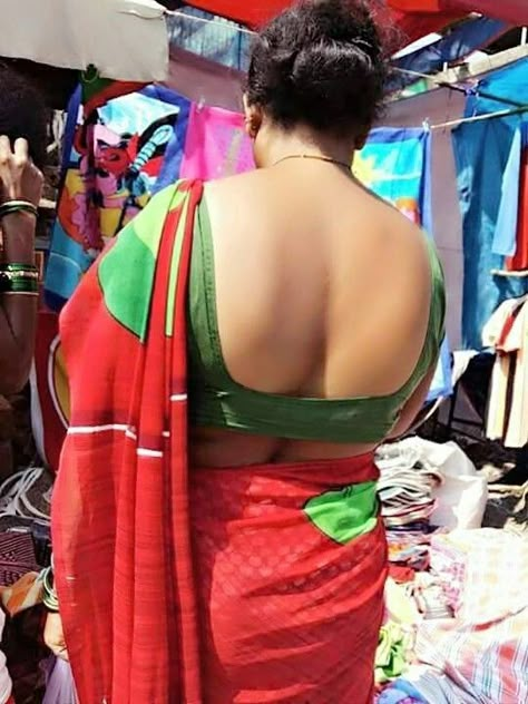 Bollywood Style Dress, Saree Backless, Attractive Dresses, Backless Blouse Designs, Blouse Back, Backless Blouse, Hot Women Dress, Beautiful Women Over 40, Actress Pics