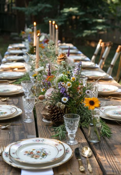 Bohemian Place Setting, Farm To Table Tablescape, Garden Dinner Aesthetic, Farm Dinner Party, Backyard Event Ideas, Outdoor Dinner Party Aesthetic, September Dinner Party, Outdoor Dinner Table Decor, Outdoor Thanksgiving Dinner Party Ideas