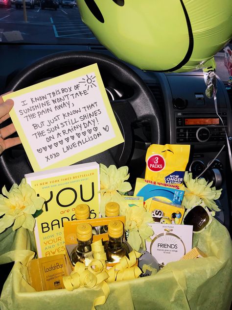 Best friend sunshine basket Break Up Basket Gift, Care Baskets For Boyfriend, Feel Better Soon Basket Friends, Cheer Up Gift Basket For Him, Best Friend Appreciation Gifts, Bad Day Gifts, Basket To Cheer Someone Up, Bucket Of Sunshine Gift, Get Well Soon Care Package Ideas