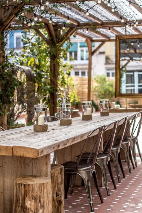 Tables And Chairs, Outdoor Restaurant, Pergola Patio, Rustic Outdoor, Outdoor Dining Area, Outdoor Pergola, Backyard Patio Designs, Garden Table, Outdoor Tables