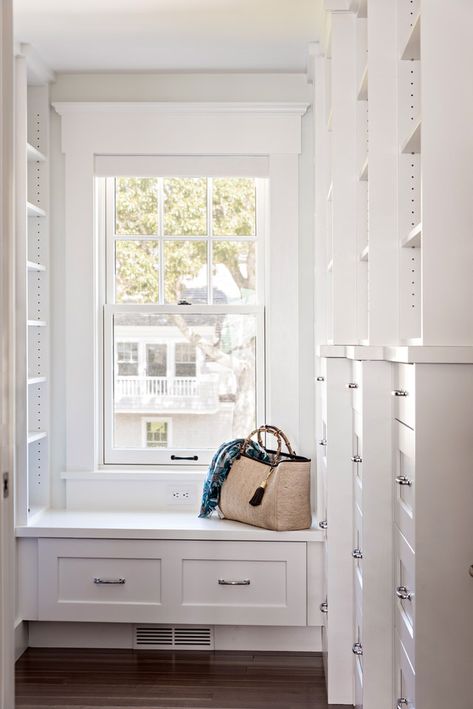 Custom Closet With Window, Walk In Closet Ideas Window, Small Walkin Closet With Window, Walk In Closet With Seating, Window In Walk In Closet, Small Walk In Closet Ideas With Window, Walk In Wardrobe With Window, Closet With Windows Ideas, Walk In Closet With Window