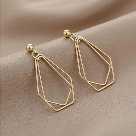 Unique And Light Weight Geometric Gold Earrings Are Almost 1.5” Long And .79” Wide. These Are A Subtle Way To Bring Another Beautiful Accent To Your Look! Ships From The United States!! Sku:E78 Dance Earrings, Cheap Earrings, Style Hip Hop, Classy Jewelry, Party Earrings, Cow Boy, Accessories Jewelry Earrings, Gold Drop Earrings, Online Earrings