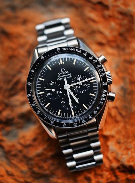 Speedmaster Omega, Omega Speedmaster Professional, Omega Speedmaster Moonwatch, Speedmaster Professional, Invicta Watches, Stylish Watches, Classic Watches, Fine Watches, Omega Speedmaster