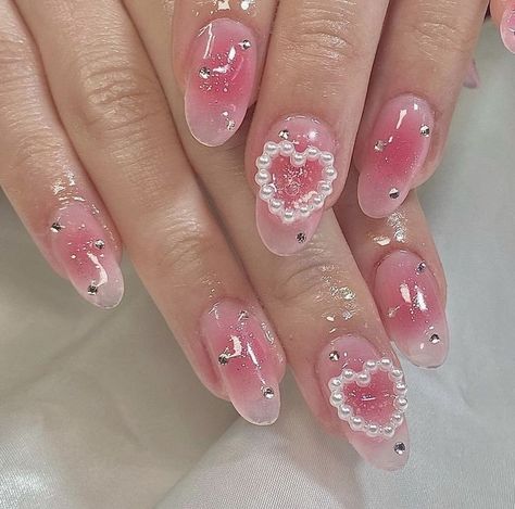 Barbie Nails With Charms, Barbie Nails Aesthetic, Pink Kawaii Nails, Barbie Nails Short, Nail Barbie, Barbie Inspired Nails, Barbie Nails Acrylic, Barbie Nail, Nails Barbie