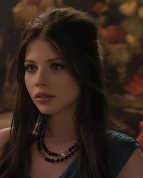 Attractive Actors Female, Brunette Face Claims Female, Brown Hair Face Claim, Celebrity Face Claims, Actress Face Claims, Michelle Trachtenberg Now, Brunette Characters, Actors Female, Baddie Women