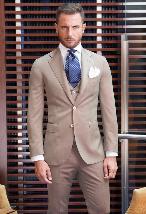 Solaro Suit with vest, Wool Formal Dresses Men, Suit With Vest, Formal Dresses Tight, Men Wedding Suit, Summer Wedding Attire, Formal Dresses For Men, How To Dress For A Wedding, Formal Dresses For Teens, Blue Dress Formal