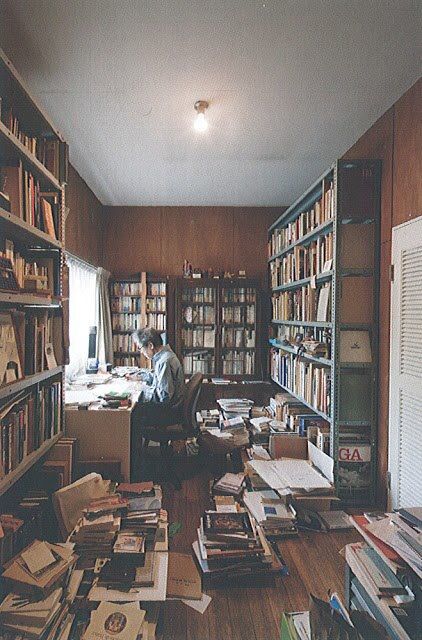 Kazuo Shinohara Library Design Home, Kazuo Shinohara, Paradise Backyard, Writing Studio, Writers Desk, Design Home Office, Dream Library, Library Room, Book Titles