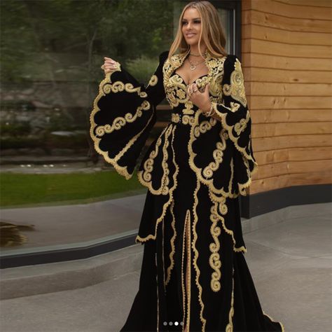 Black Prom Gown, Albanian Wedding, Albanian Clothing, Lace Prom Gown, Split Prom Dresses, Velvet Evening Dress, Evening Dresses With Sleeves, Long Prom Gowns, Traditional Bride