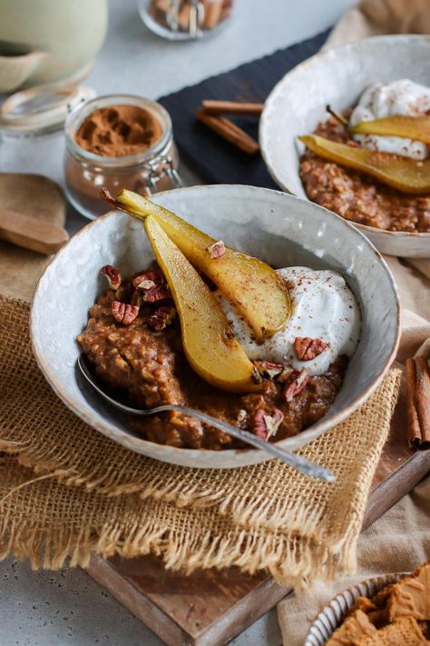 Gingerbread Oatmeal, Pastry Photography, Caramelized Pear, Sweet Morning, Cozy Breakfast, Breakfast Meals, Roasted Pecans, Roasted Pumpkin Seeds, Roasted Cashews