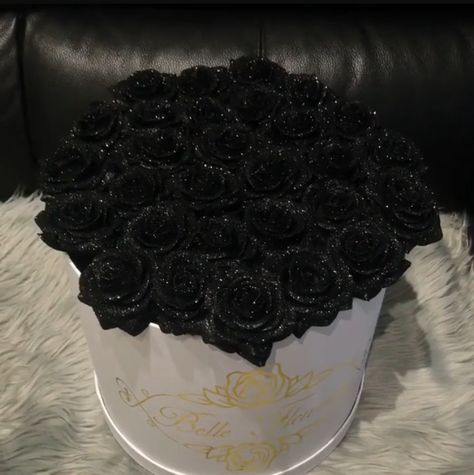 Black Glitter Roses, Black Rose Bouquet, Satin Flowers Diy, Glitter Birthday Cake, Roses Bouquet Gift, Ribbon Flowers Bouquet, Prom Bouquet, Diy Bouquet Wrap, Luxury Flower Bouquets