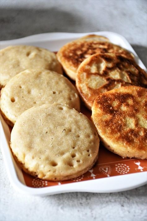 Whole wheat crumpets recipe Whole Wheat Fry Bread, Crumpets Recipe, Pan Fried Bread, Crumpet Recipe, Wheat Flour Recipes, Griddle Cakes, Fried Bread, Peanut Butter Nutella, Fry Bread