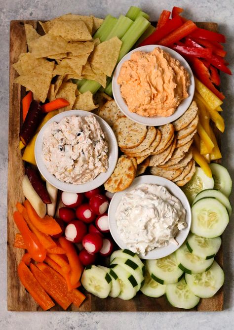 This simple yet elegant appetizer platter is perfect for your next casual party thanks to the NEW PHILADELPHIA Dips now available at Price Chopper. Finger Sandwich, Meat Board, Snack Boards, Appetizer Platter, Food Boards, Party Platter, Elegant Appetizers, Appetizer Platters, Appetizer Ideas