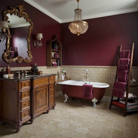 French Country Bathroom💖💖💖 Wine Color Bathroom Ideas, Wine Red Bathroom, Burgundy Tile Bathroom, Brinjal Bathroom, Burgundy Bathroom Decor, Raspberry Bathroom, Maroon Bathroom Ideas, Bathroom Burgundy, Grandmacore Bathroom