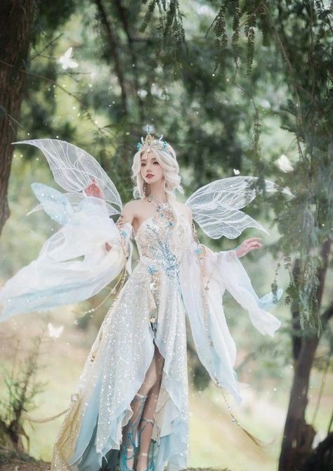 Fairy Poses Reference, Fairy Queen Dress, Fairy Queen Costume, Fairy Poses, Halloween Costumes 2022, Fairy Photoshoot, Elf Cosplay, Fairy Cosplay, Water Fairy