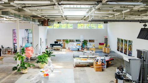 Studio With Plants, Warehouse Studio, Art With Meaning, Loft Interior, Open Office, Style Loft, Studio Interior, Studio Space, Wedding Deco