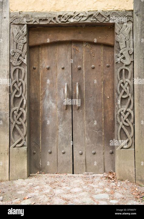 Viking Doorway, Viking Houses, Viking Door, Viking Hall, Danish Vikings, Viking Museum, Medieval Door, Casa Hobbit, Viking House